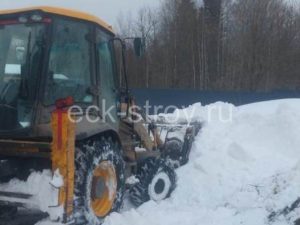 чистка снега трактором мтз